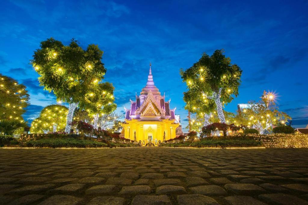 B2 Khon Kaen Boutique & Budget Hotel Buitenkant foto