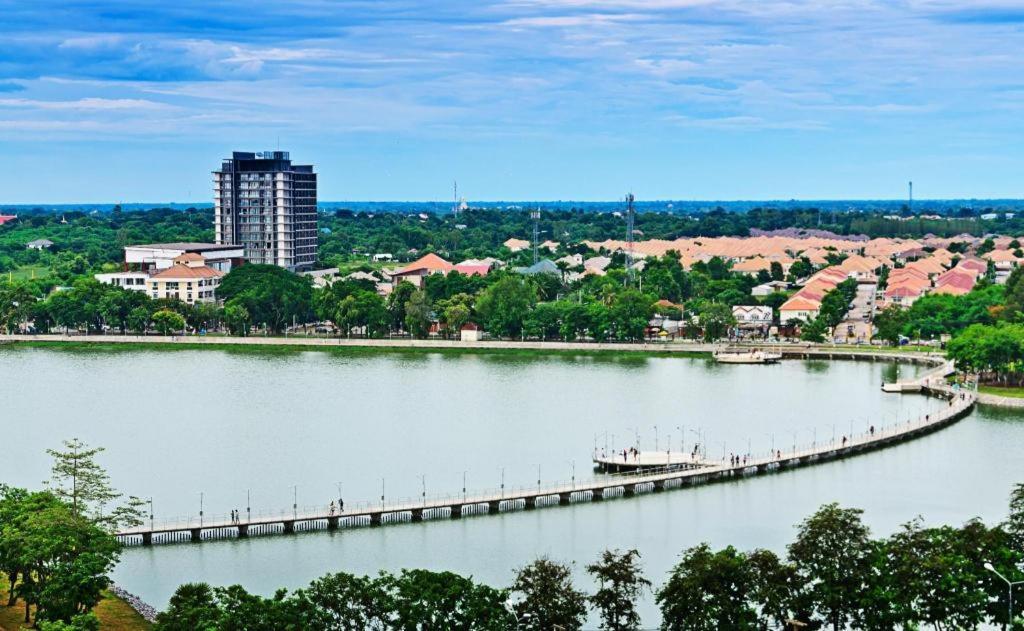 B2 Khon Kaen Boutique & Budget Hotel Buitenkant foto
