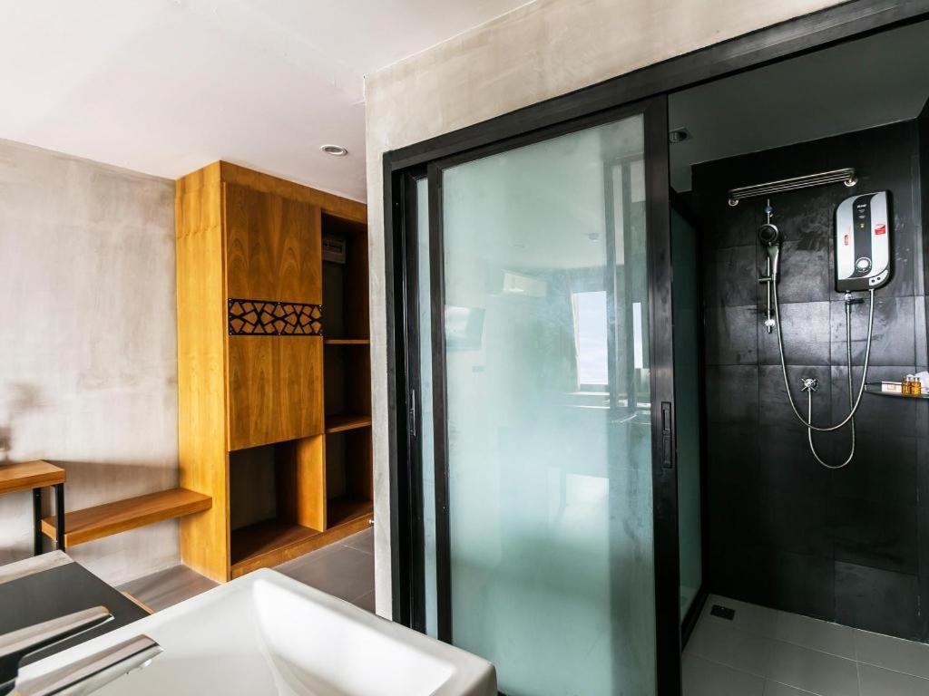 B2 Khon Kaen Boutique & Budget Hotel Buitenkant foto