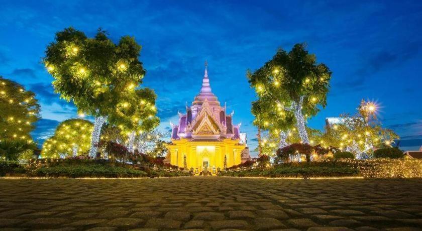 B2 Khon Kaen Boutique & Budget Hotel Buitenkant foto