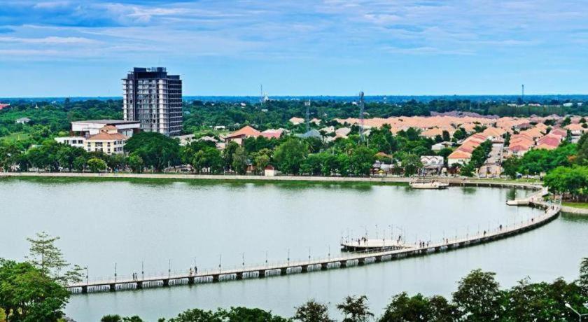 B2 Khon Kaen Boutique & Budget Hotel Buitenkant foto