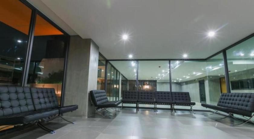 B2 Khon Kaen Boutique & Budget Hotel Buitenkant foto